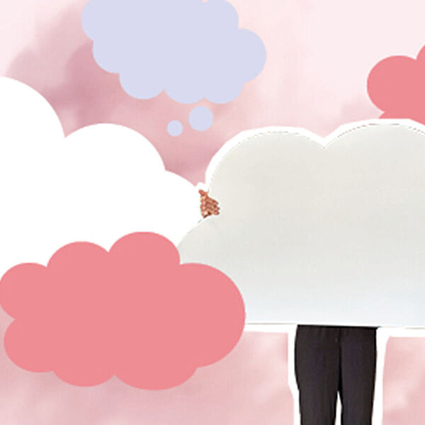 Gezeichnete Wolken auf Rosa