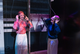 Club Zwei Frauen tanzen in einer Silent Disco.