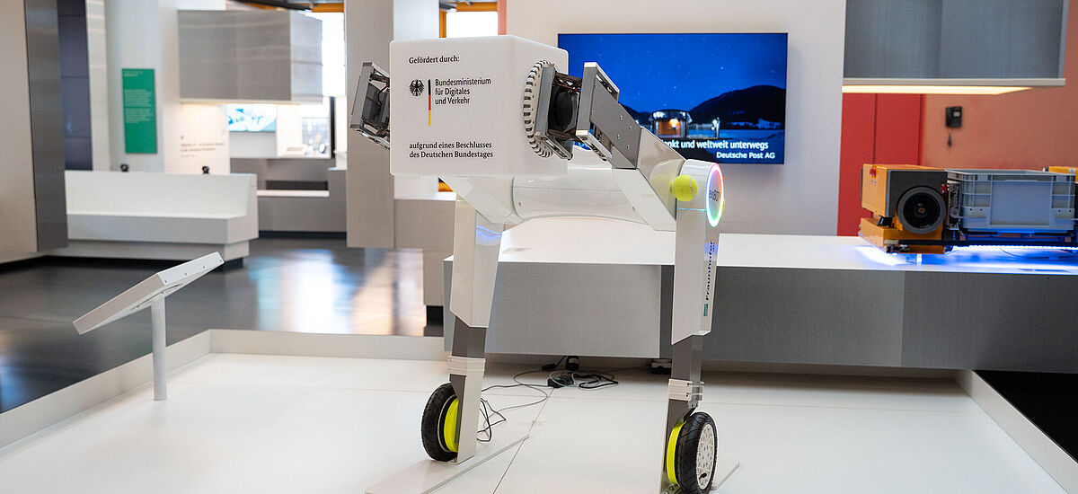 Transportroboter evoBot des Fraunhofer Instituts Dortmund
