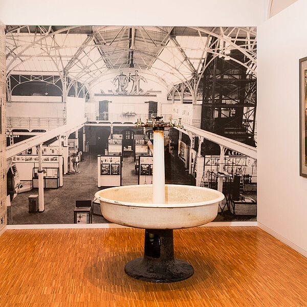 Arbeiterwaschbecken in der DASA Arbeitswelt Ausstellung