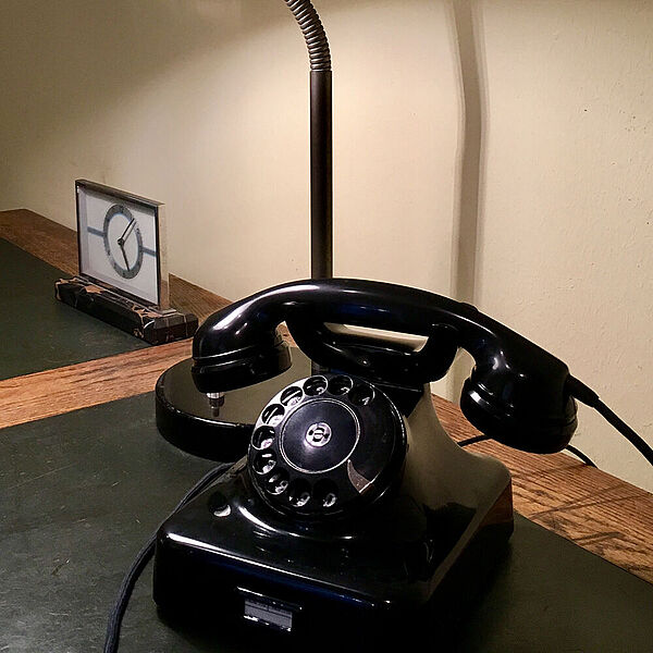 Historisches Telefon im DASA Redaktionsbüro