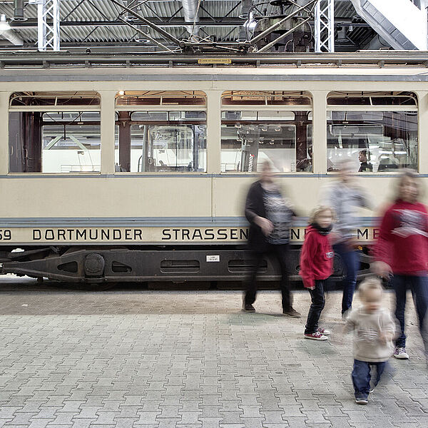 Straßenbahn in der DASA