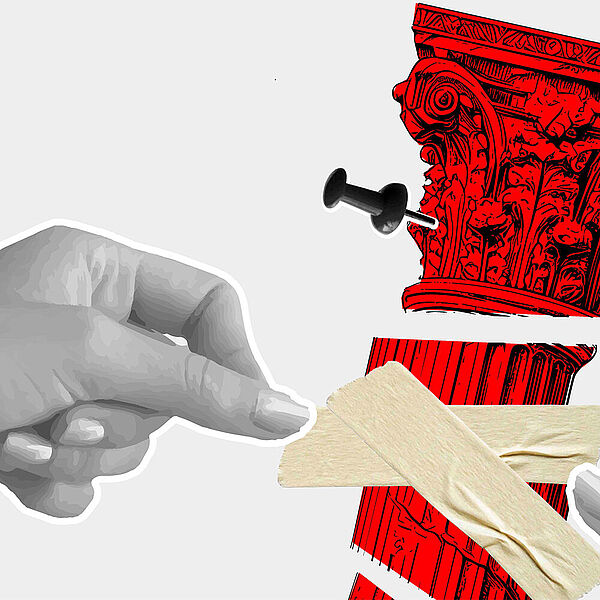 Zwei Hände kleben ein Pflaster über eine antike Säüle, die zerbrochen ist.