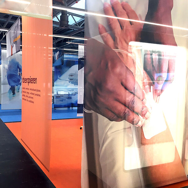 Einblick in den Bereich Therapieren der Ausstellung Heilen und Pflegen