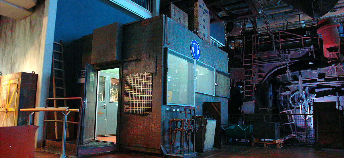 Die Lärmkabine in der Stahlhalle der DASA